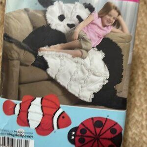 Simplicity Sewing Pattern (#3955) – Fleece Animal Throws